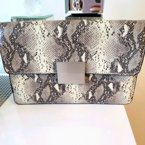 Bag - Picture 1 of 2